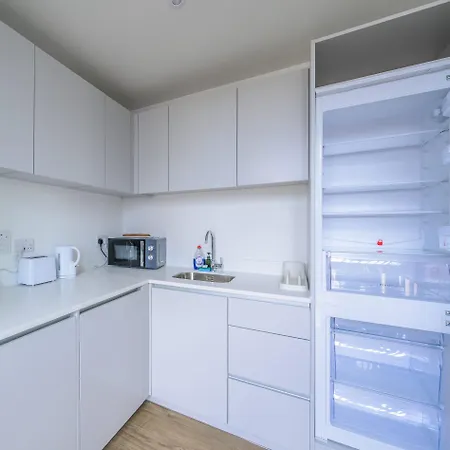 Spacious 1 Bedroom In * Birmingham